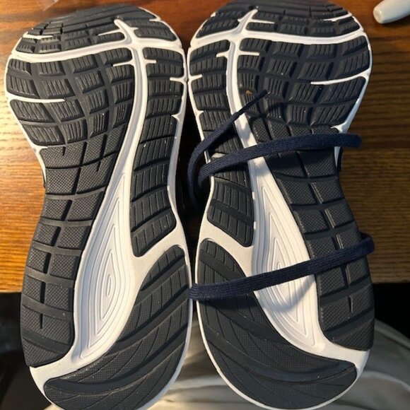 Men's New Balance Running Course Shoes in Navy with White Sole - Picture 2 of 8